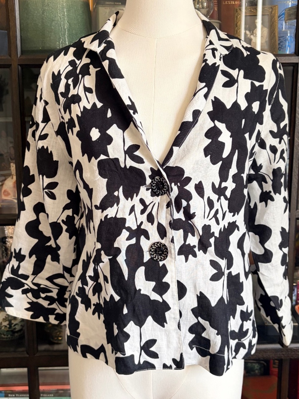 Courtney Washington, Linen blouse/jacket size small